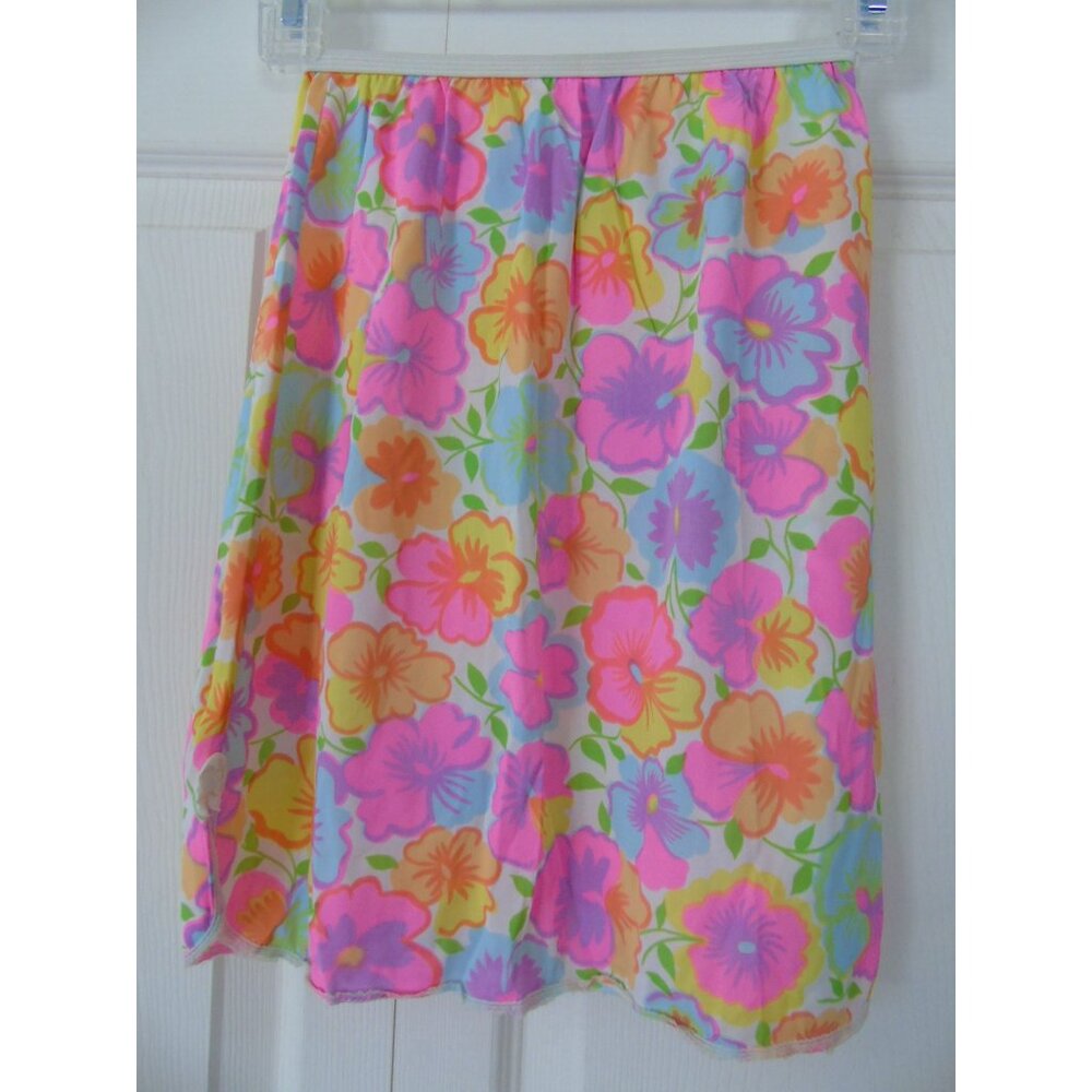 Children's Vintage Slip 1960's YOUNG - Jr. Size 7/8 Her Majesty Flower Power